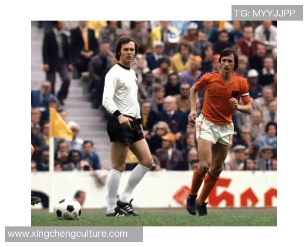 足球传奇球星的成长历程与辉煌成就解析